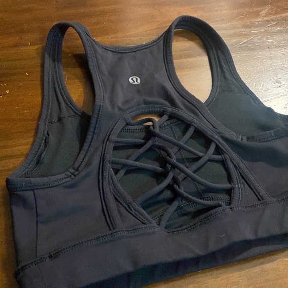 LULULEMON BLACK SPORTS BRA🌸 - Picture 4 of 6